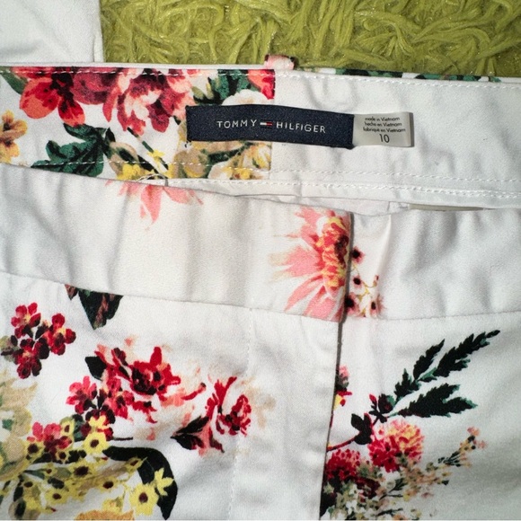Tommy Hilfiger spring flowers trousers lined with satin - Picture 3 of 3